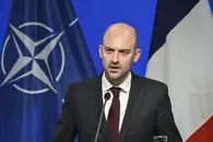 «Хотят заставить меня замолчать»: Глава МИД Франции увидел «руку Кремля» в отключившемся микрофоне