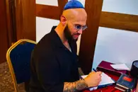 Джиган заморозил концертную деятельность и продлил пребывание в клинике Израиля