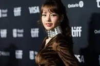 Звезда BLACKPINK Лиса извинилась за расистское оскорбление в юношеском видео