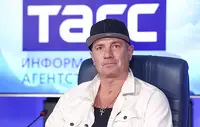 Костомаров призвал фигуристов не обращать внимания на внешние факторы