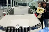 Чтобы не мёрзли на скутерах: Начальница в Китае подарила сотрудникам новые BMW