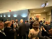 Традиционный ажиотаж: Толпа дипломатов выстроилась в очередь, чтобы пожать руку Лаврову