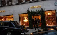 Наследник Hermès заявил о пропавших миллиардах из-за сделки с LVMH