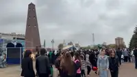 Выше только небо! В Магасе испекли торт с трёхэтажный дом и побили рекорд России