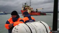 МЧС: грузовое судно село на мель во время шторма в Балтийском море