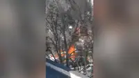 В Ульяновске после взрыва загорелись две машины, пострадал человек