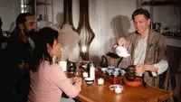 «Чтобы чай пёр»: Россияне платят тысячи рублей за обучение чайным церемониям